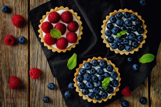 Schokoladentörtchen mit Mascarponecreme und Himbeeren